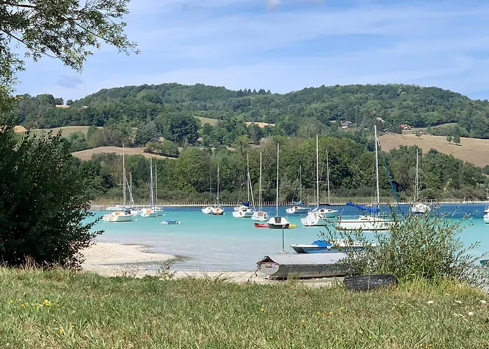 Maison Du Bonheur, Boho 3* Le Pin (Isere)